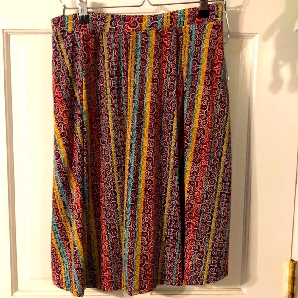 LulaRoe Medium Swirls and Striped Pattern Madison Skirt with Pockets
